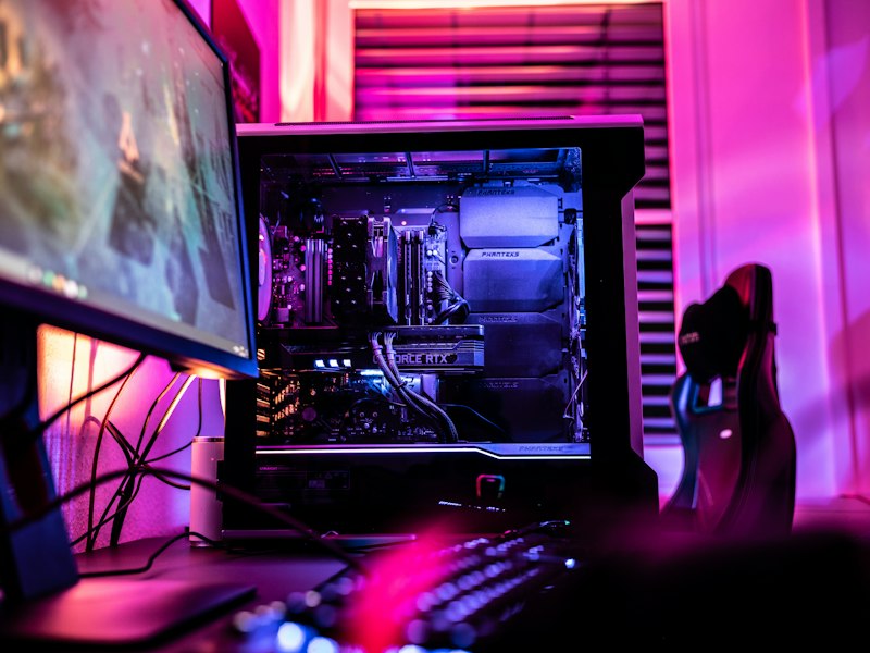 High-refresh PC bays
